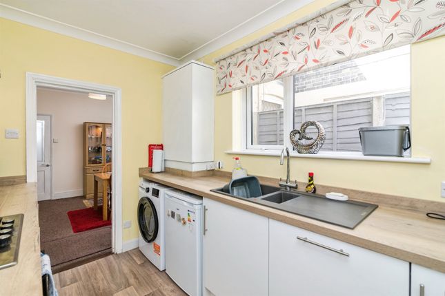72, Roman Road, LOWESTOFT photo 4