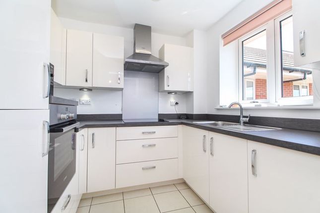 24 Miller Place, High View, Bedford photo 2