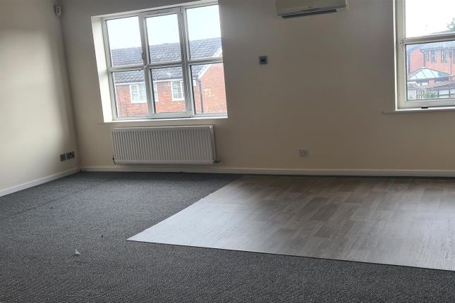 Flat to rent in Bamford House, South View, Rochdale