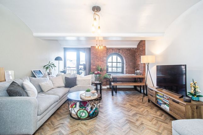 1-bed flat on Apartment 202/Middle Warehouse, Castle Quay, Manchester, £260,000