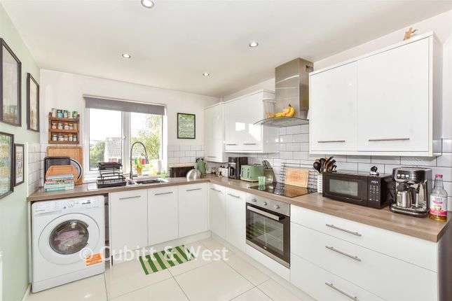 3, Meon Close, Waterlooville photo 4