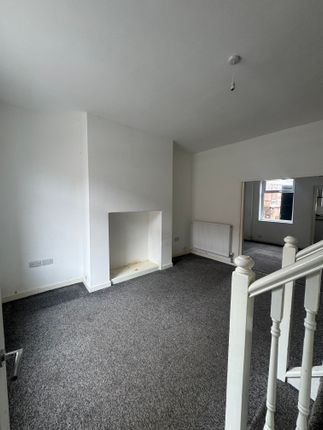 72, Herbert Street, Oldham photo 5