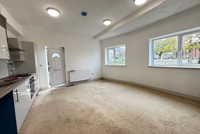33, Sutton-in-Ashfield photo 3