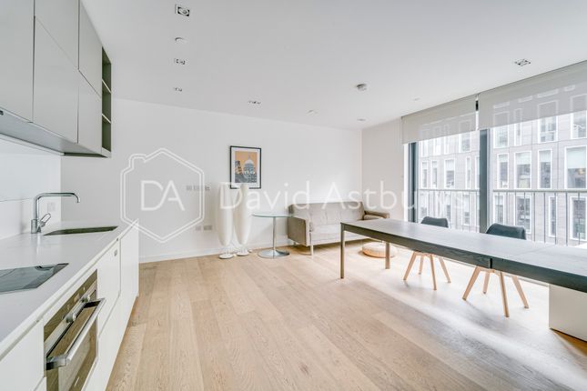 Studio flat on Handyside Street, Kings Cross, £3,300/mo