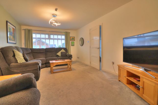 St. Columba Drive, Glasgow photo 4