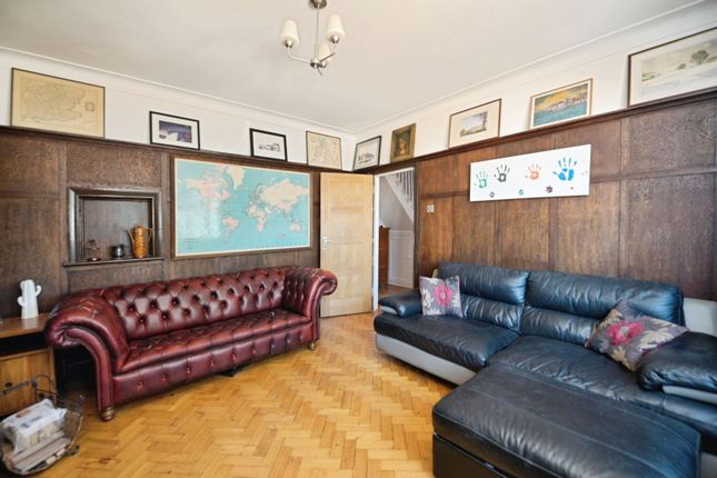 12, Havering Drive, Romford photo 4