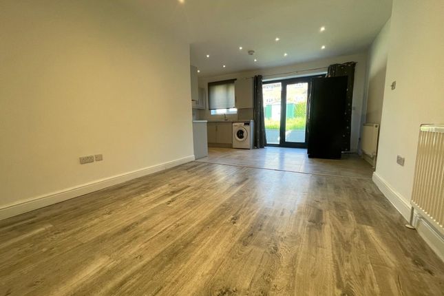 50, Oxhey Drive, Watford photo 4