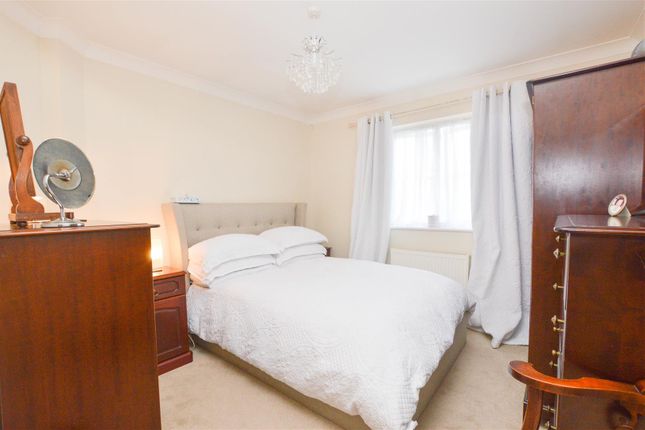 Flat for sale in St. Kitts Drive, Eastbourne