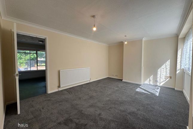 643, Mierscourt Road, Gillingham photo 2
