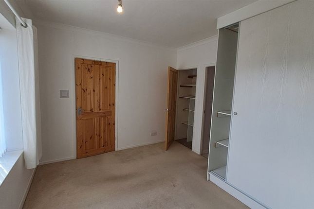 Flat 9, Farm Court, Farm Road, BURTON-ON-TRENT photo 4