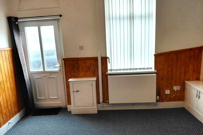 8 Allanson Street, ST. HELENS photo 3