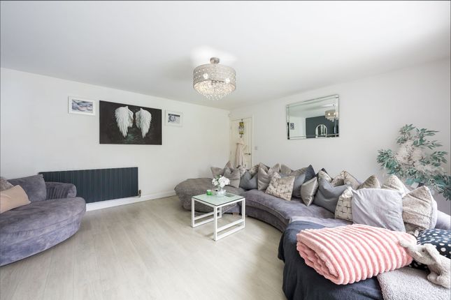 1 Daisy Way, Southport photo 3