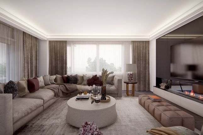 Flat for sale in Imperial Court, London