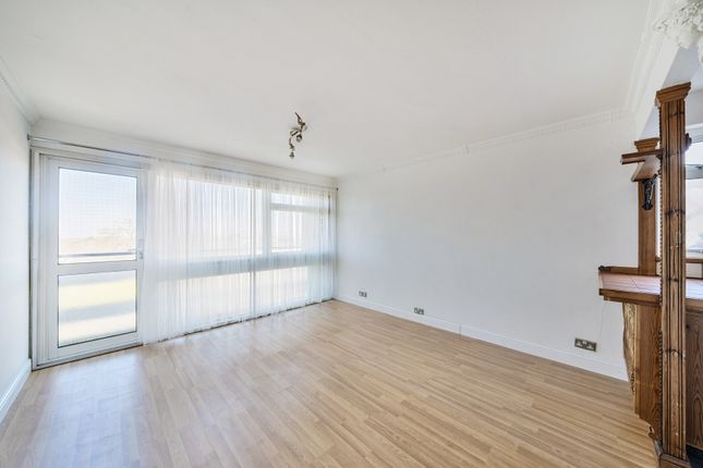 20,, Shirley Heights, Wallington photo 4