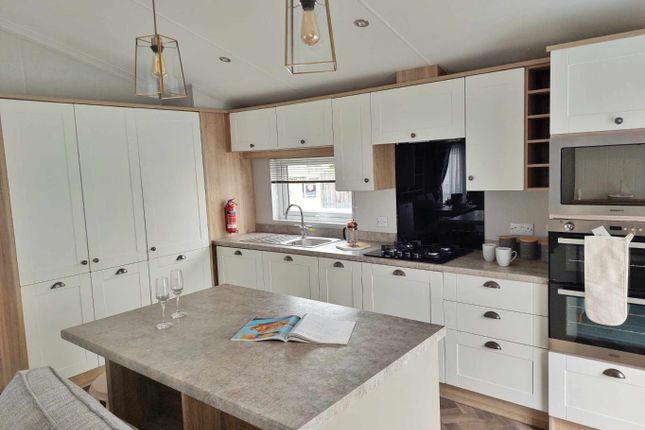 Willerby Pinehurst Manor Park Caravan Site, Manor Road, Norfolk photo 3