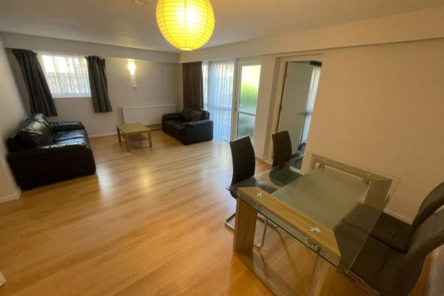 Shire Oak Road, Leeds photo 5