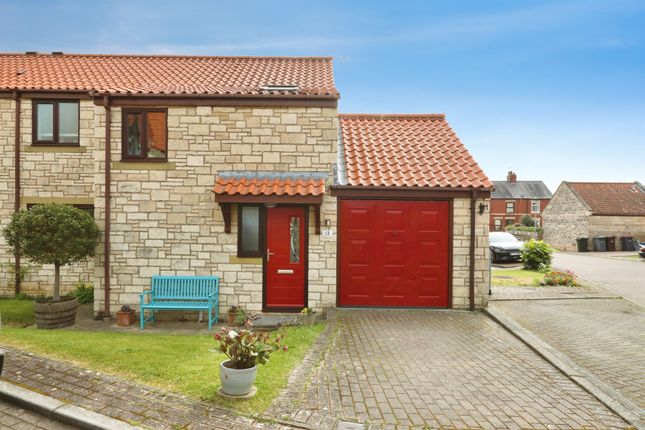 12, Grange Farm Court, Worksop photo 2