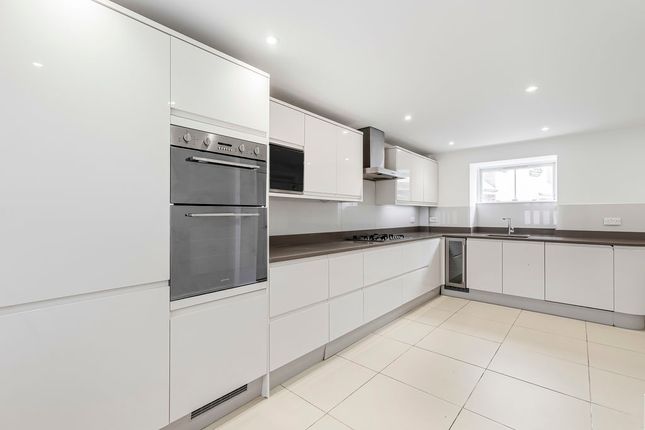 6, Orchid Close, Goffs Oak photo 3