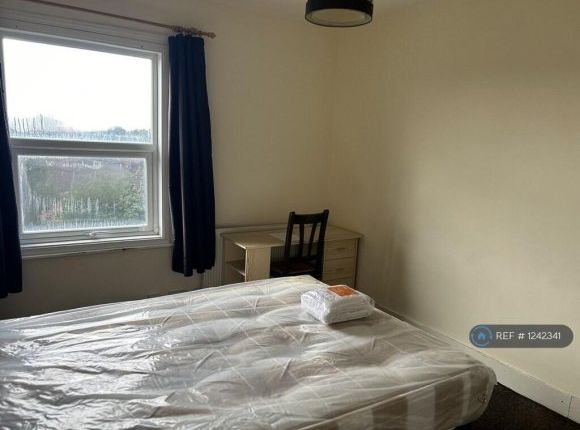 22, Saint Michael's Avenue, Northampton photo 5
