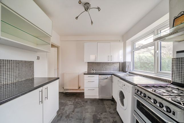 10, Malmesbury Close, Pinner photo 4