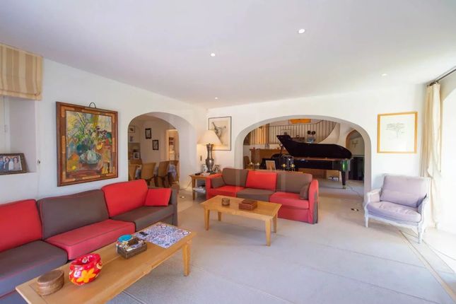 Detached house for sale in Ramatuelle, 83350, France