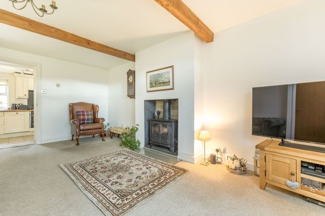 End terrace house for sale in Chapelgate, Scholes, Holmfirth
