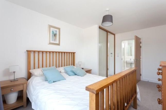 37A Almorah Road, London photo 5