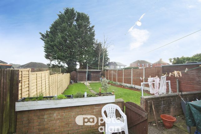 76, The Crescent, Cwmbran photo 2