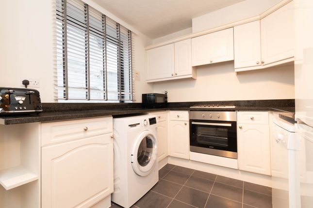 Flat to rent in Fulham Rd, South Kensington, London