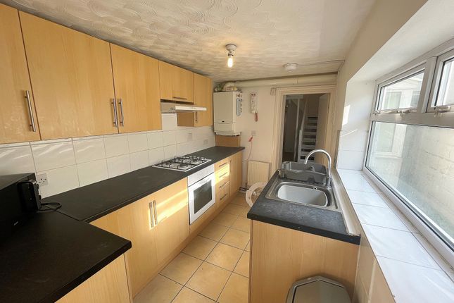 4 BED, 26, Exmouth Road, Southsea photo 2