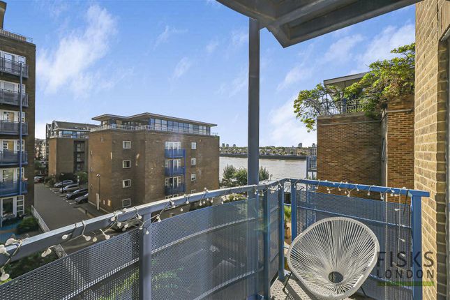Campania Building Flat 9, London photo 4