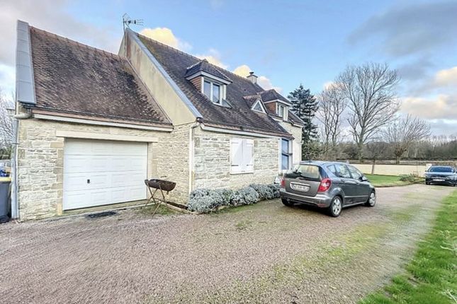 Detached house for sale in Rots, Basse-Normandie, 14740, France