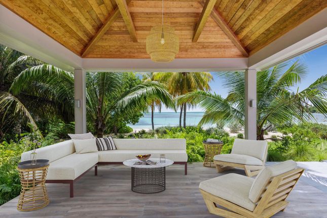 Villa for sale in Clifton Bay Drive, Lyford Cay, Nassau, Bahamas