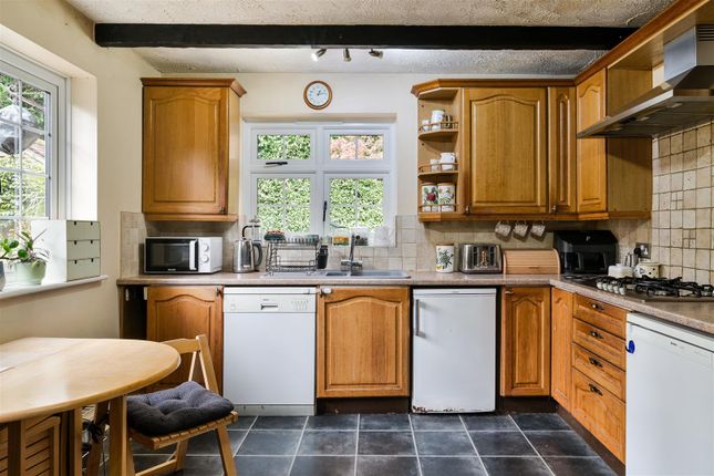 Hoath Cottage, Harps Oak Lane, Merstham photo 4