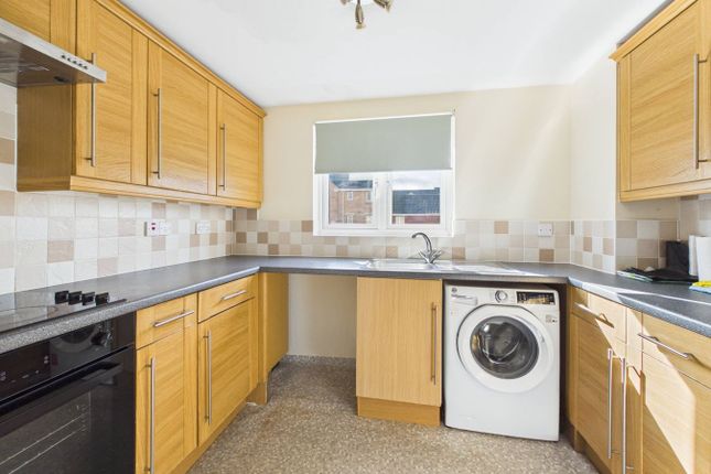 66, Macfarlane Chase, Weston-Super-Mare photo 3