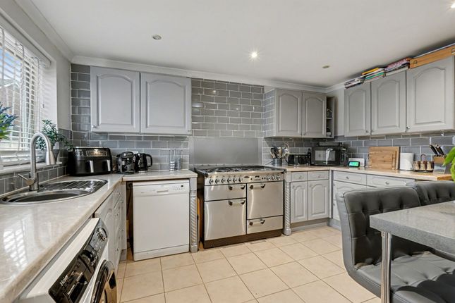 95 Aintree Road, Walderslade photo 3