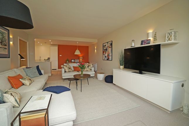 11 Oyster Quay, Port Way, Portsmouth photo 2