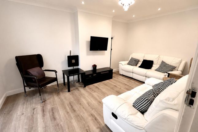 32, Court Road, Orpington photo 2