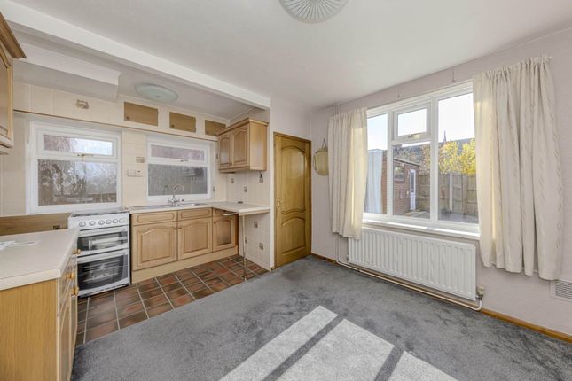 16 Clive Avenue, Stoke-On-Trent photo 4