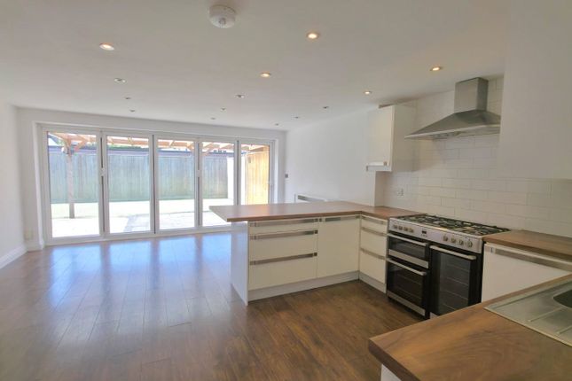 66, Crescent Way, Surrey photo 2