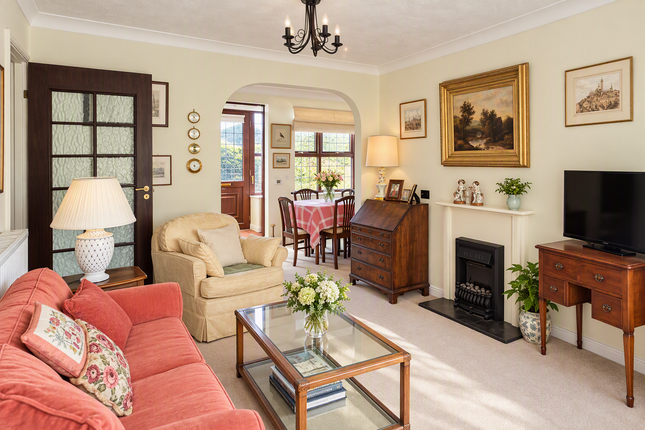 Weston Lea, West Horsley photo 2