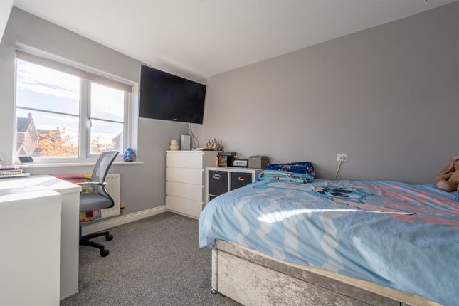 50, Thistle Drive, Kettering photo 5