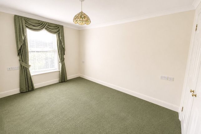 Flat 24 Kingfisher Court,, Draper Close, Hounslow photo 4