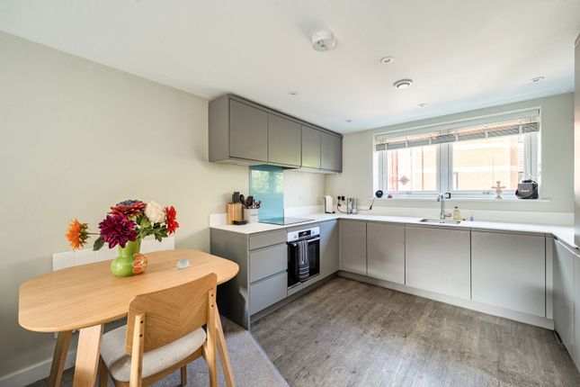 Flat 4, 3, Newark Street, Berkshire photo 2