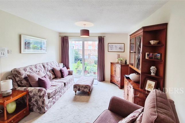 Flat 11, Cedar Court,, Bath Lane, Hampshire photo 2