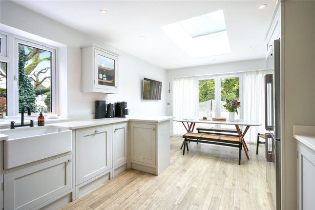 12A, Longdown Lane North, Surrey photo 3
