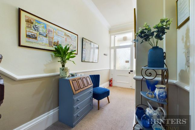 32, West Street, Scarborough photo 4