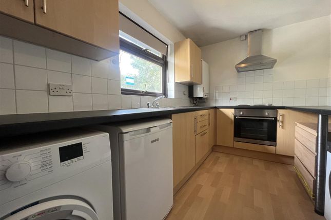 3 Lambourne Court, St. Johns Close, Uxbridge photo 4