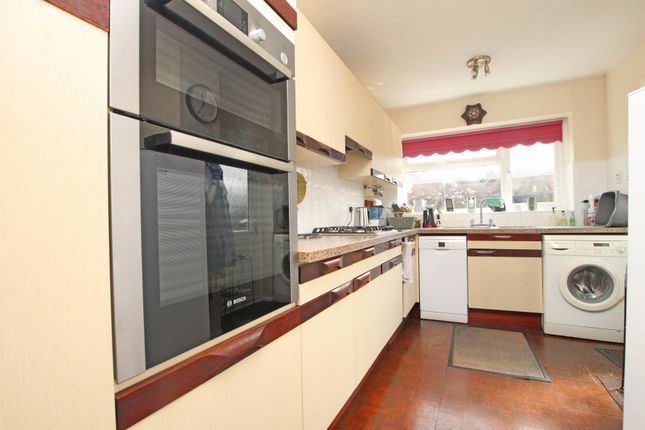 80, Oxendean Gardens, Eastbourne photo 3