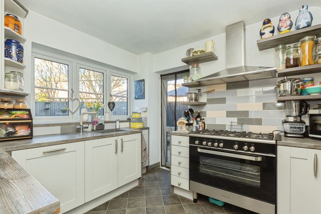 2, Summerleys, Dunstable photo 3